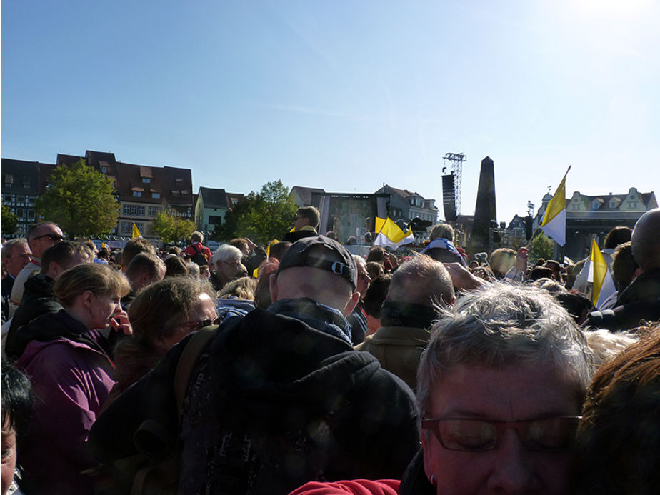 Naumburger pilgerten zum Heiligen Vater nach Erfurt (Foro: Karl-Franz Thiede)